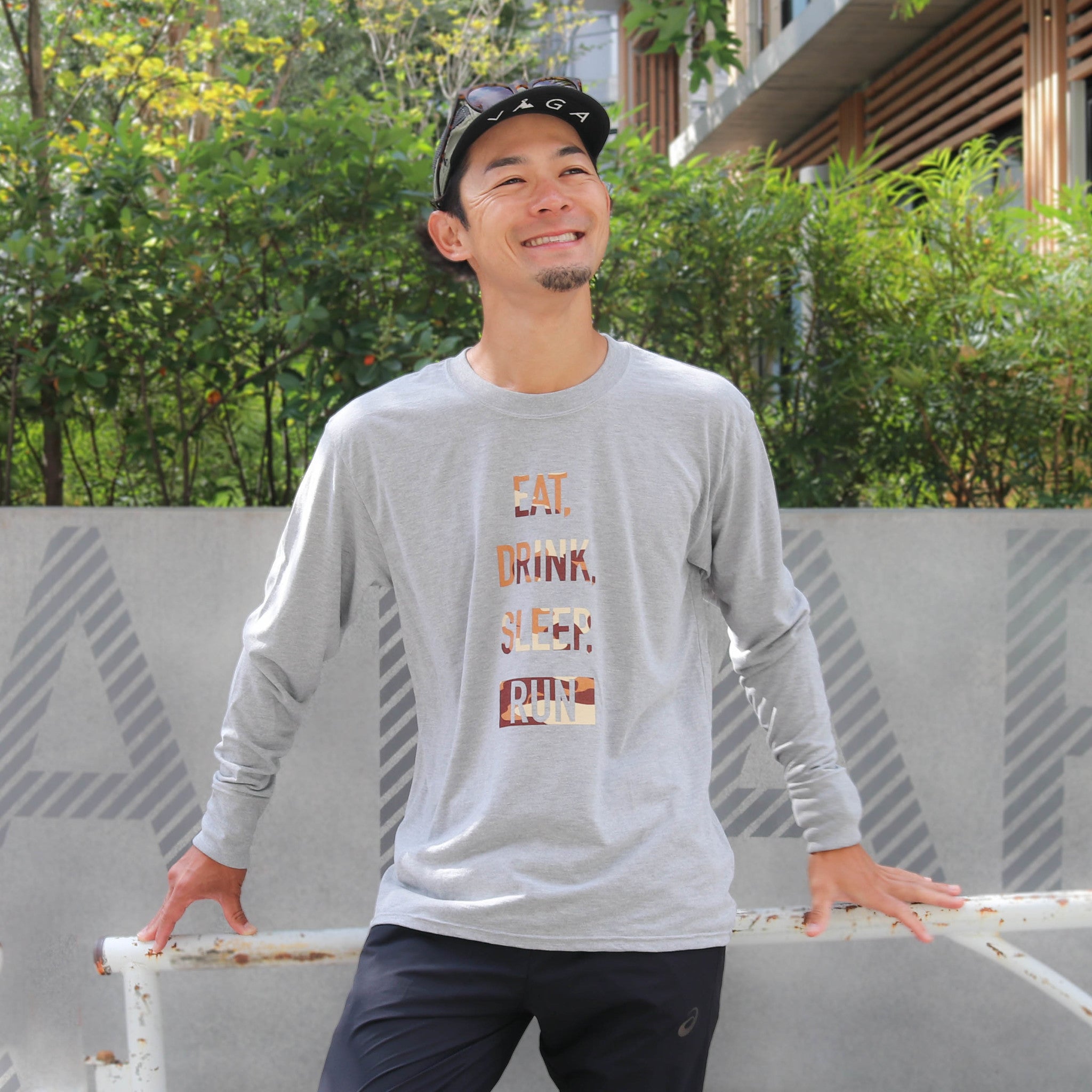 EAT DRINK SLEEP RUN / STREET Long-Sleeve Tee (BROWN Camo/Gray)