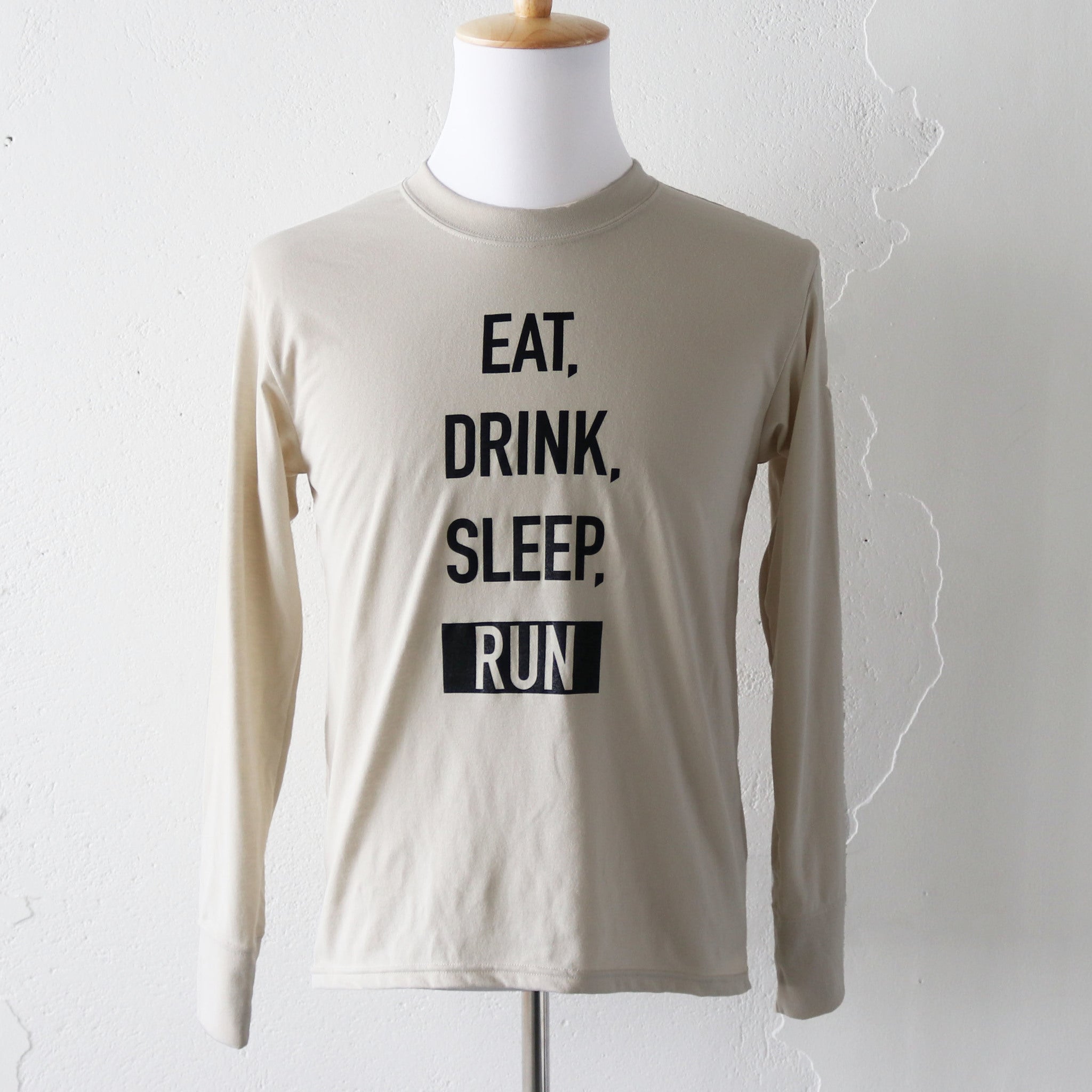 EAT DRINK SLEEP RUN / STREET Long-Sleeve Tee Vertical Mono (Beige)