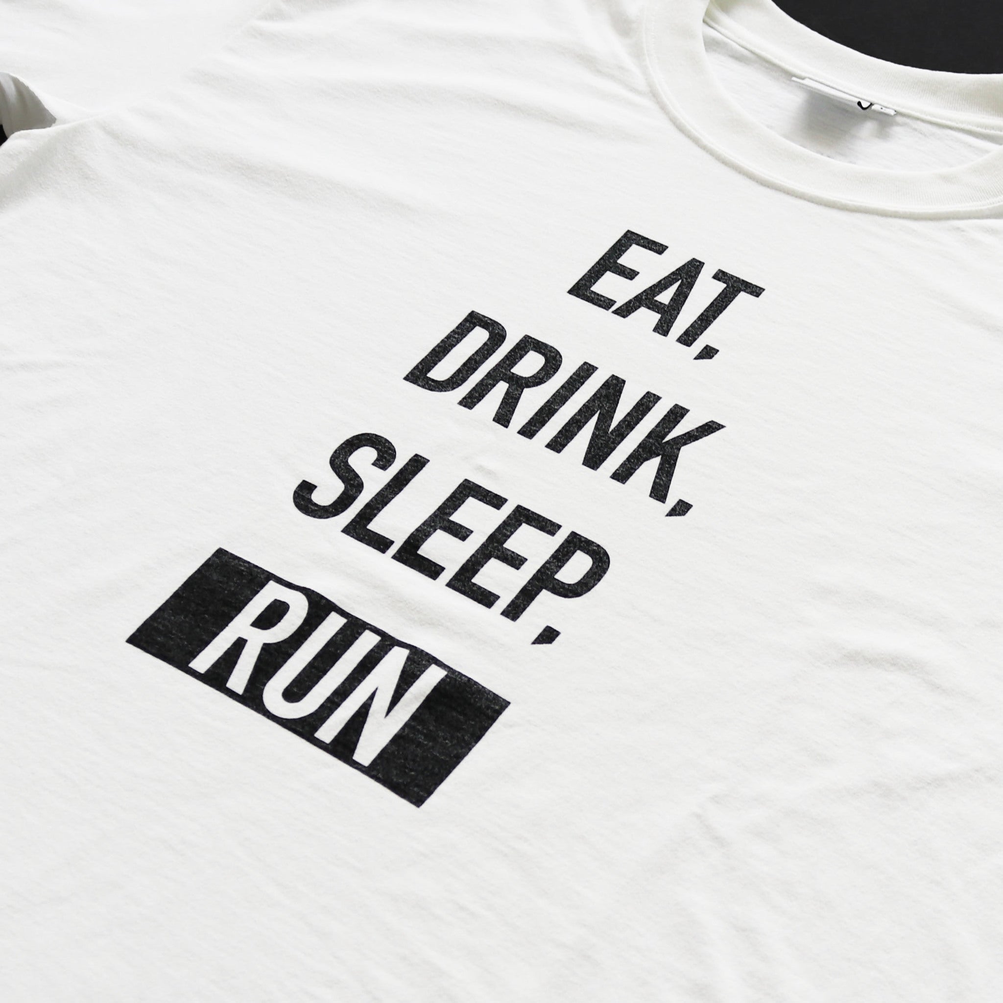 EAT DRINK SLEEP RUN / STREET Long-Sleeve Tee Vertical Mono (White)