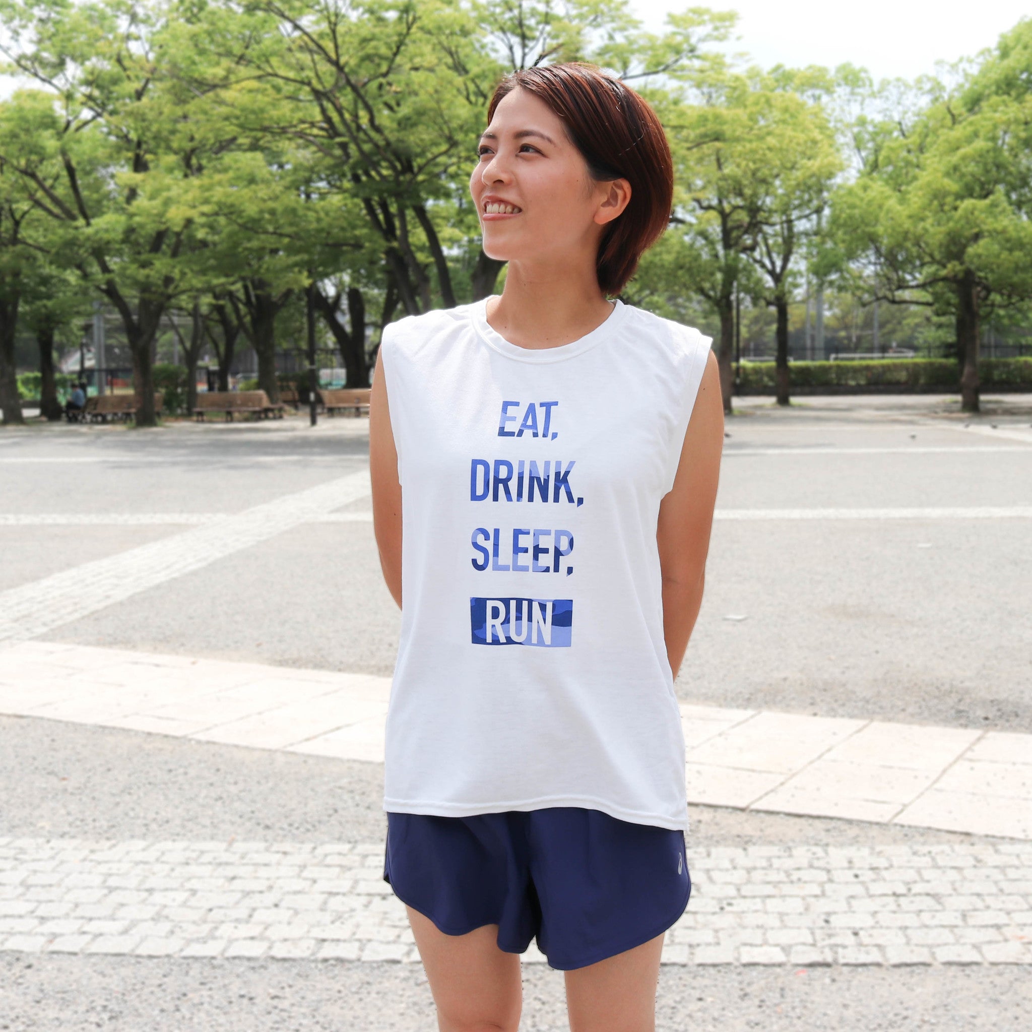 EAT DRINK SLEEP RUN / STREET Sleeve-less Tee Vertical BLUE Camo (White)