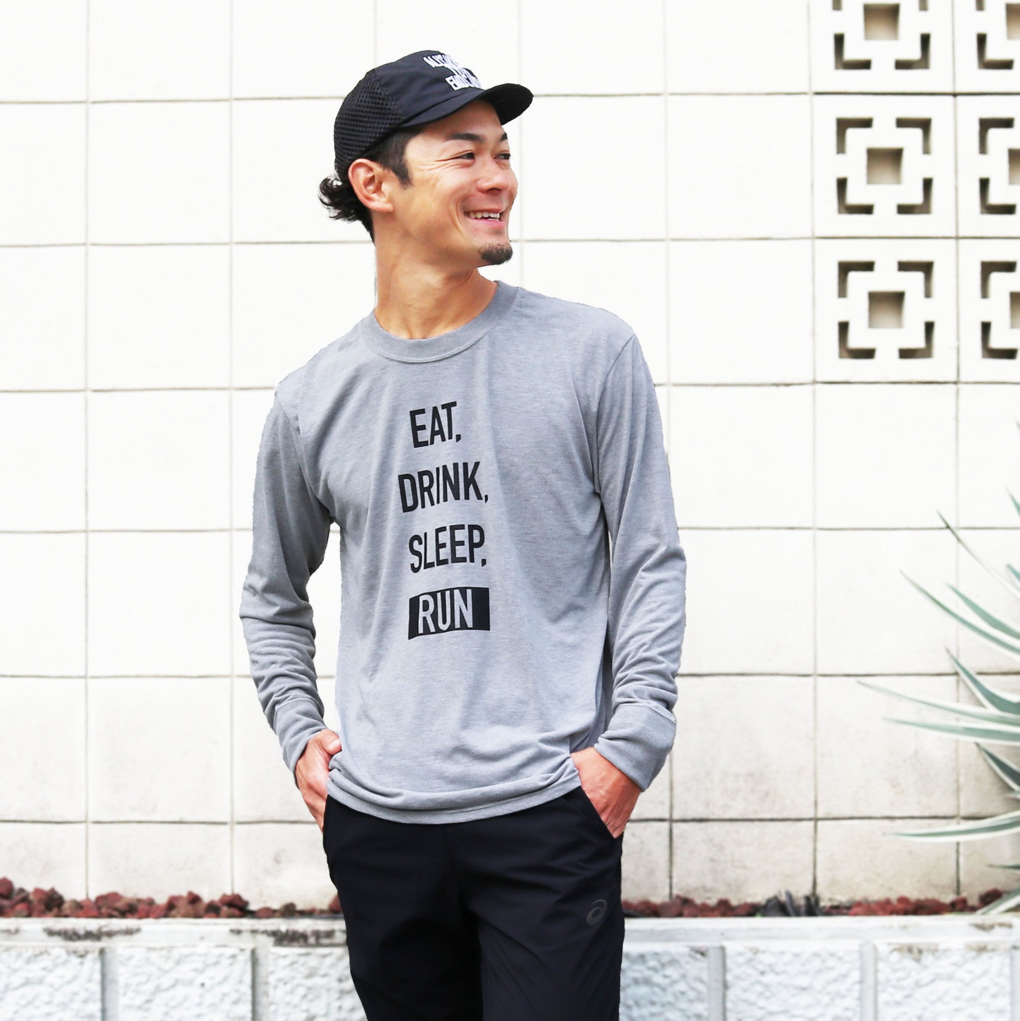 EAT DRINK SLEEP RUN / STREET Long-Sleeve Tee Vertical Mono (Gray)