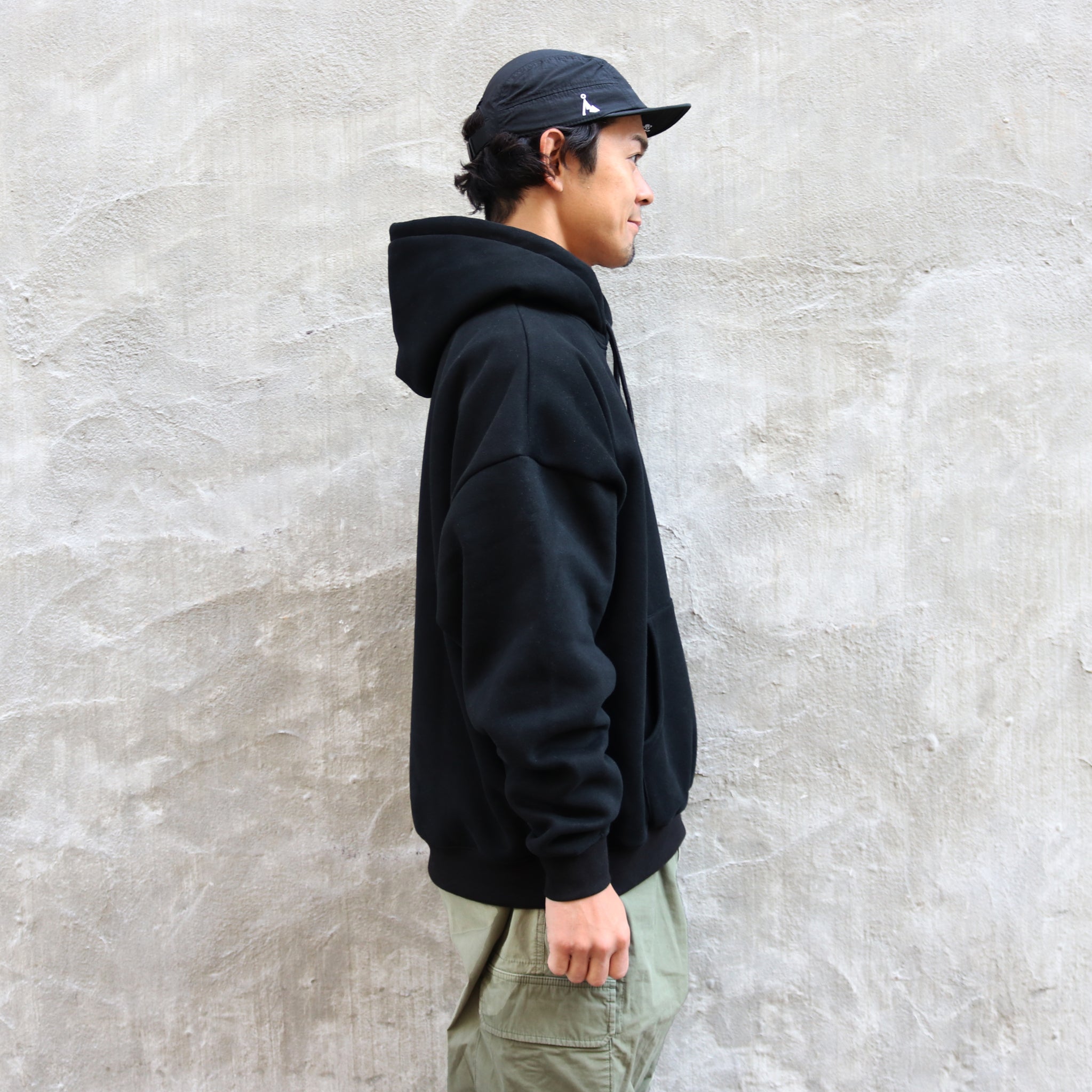 Runtrip Oversized Hoodie (Black)