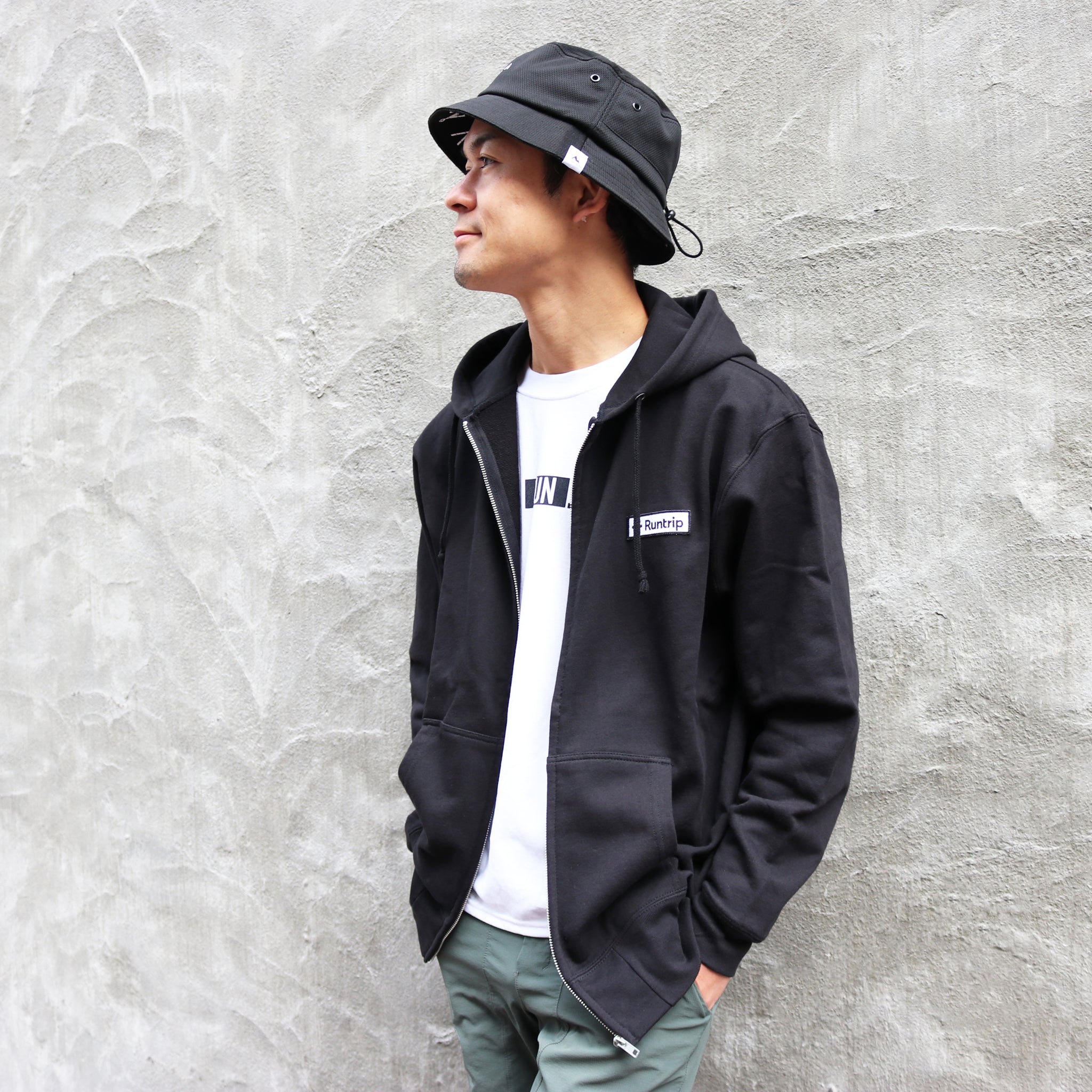 Runtrip Logo Patch Full Zip Hoodie (Black) 