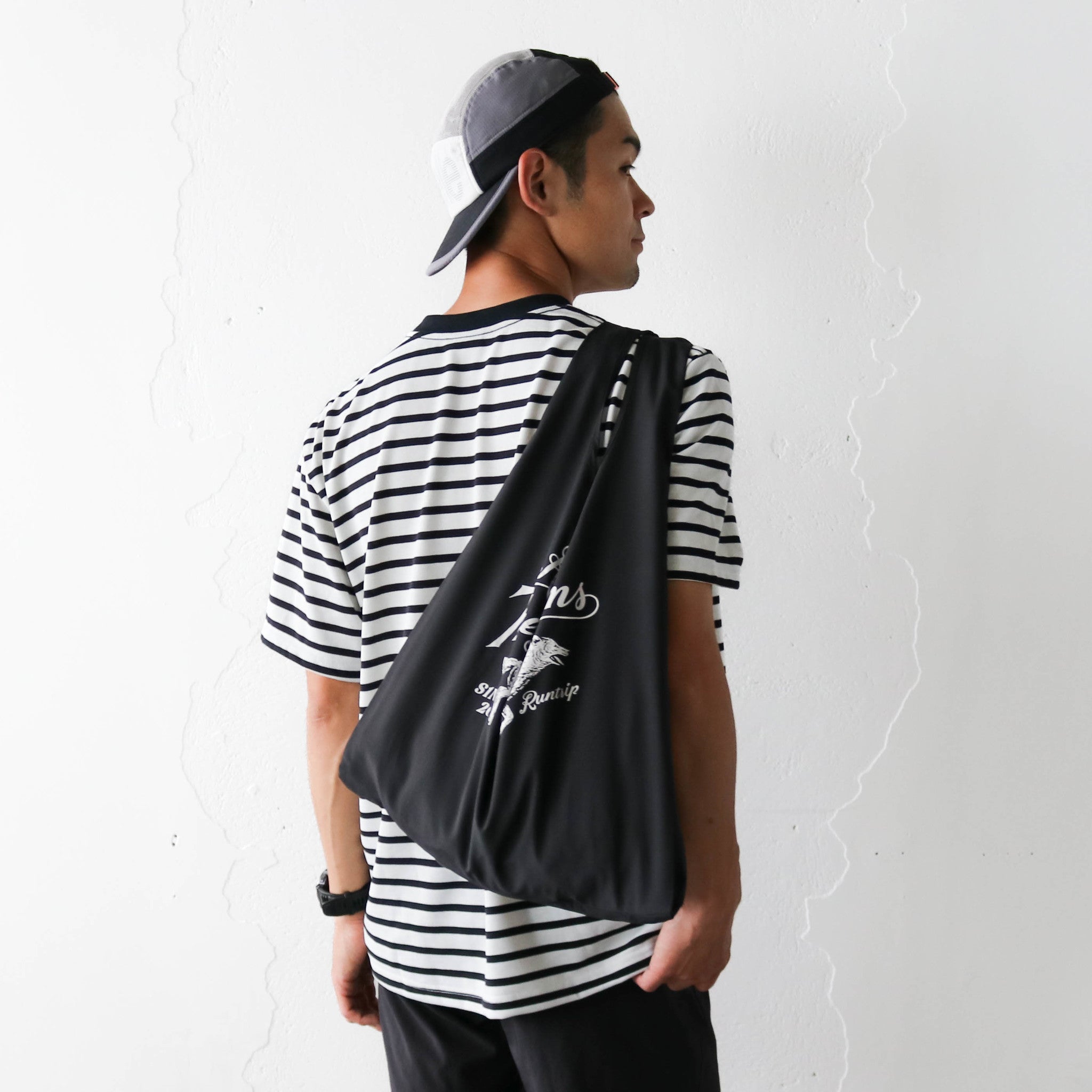 Run Into The Rhythms Shopping Bag (Black)