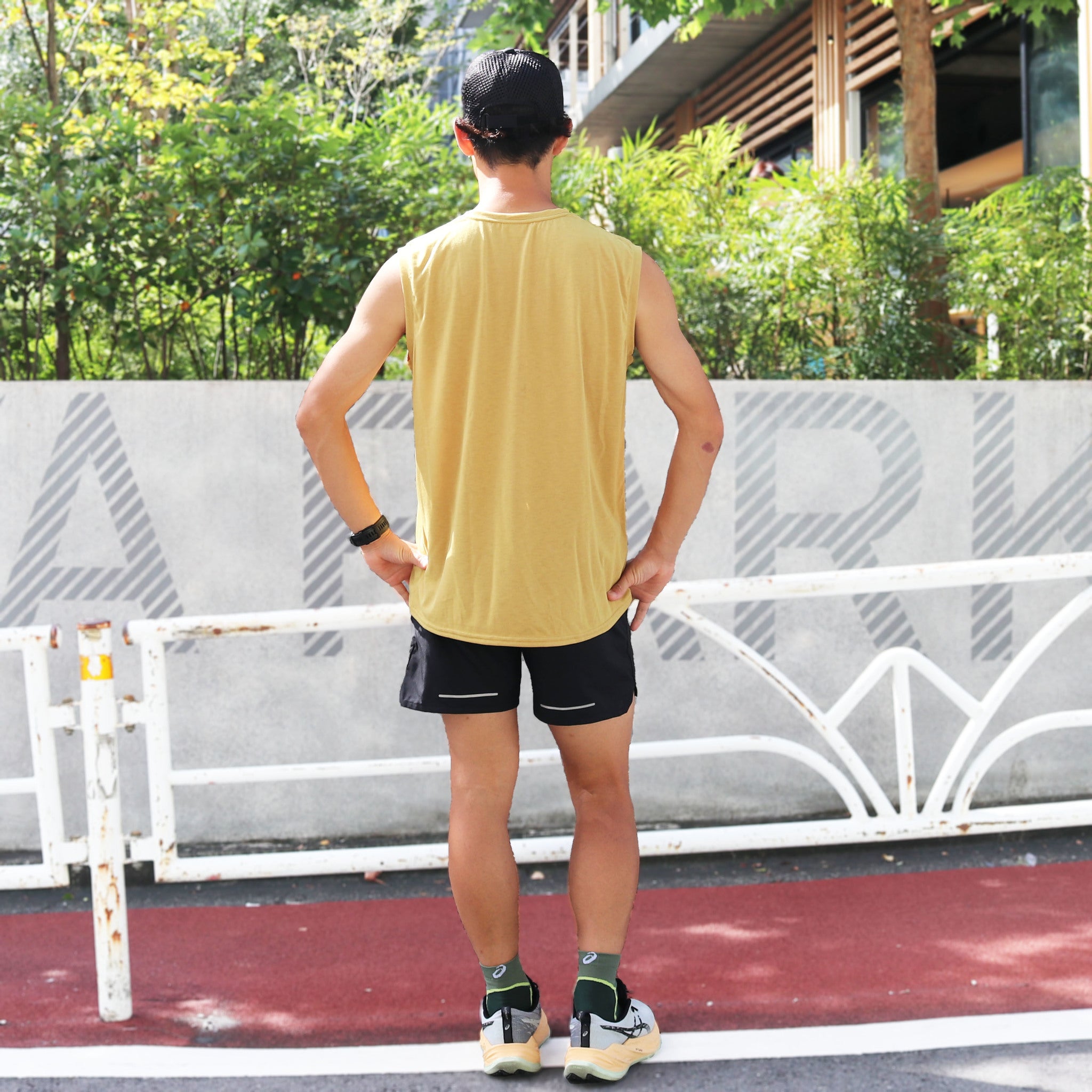 EAT DRINK SLEEP RUN / STREET Sleeve-less (Coyote Yellow)