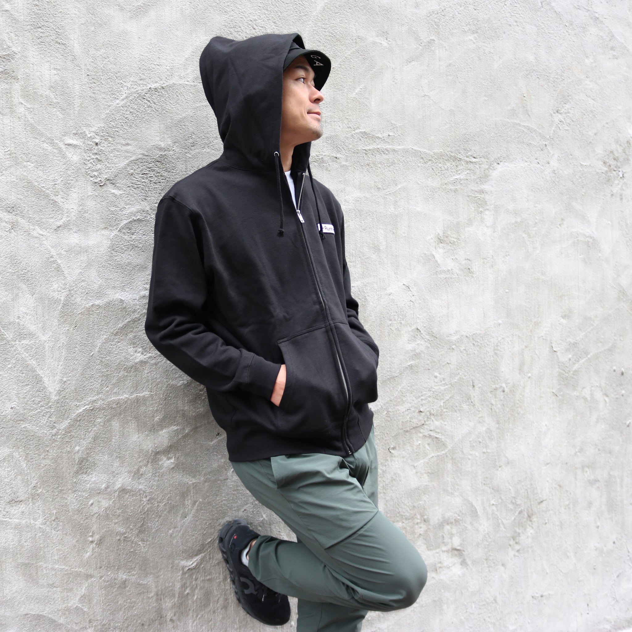 Runtrip Logo Patch Full Zip Hoodie (Black) 