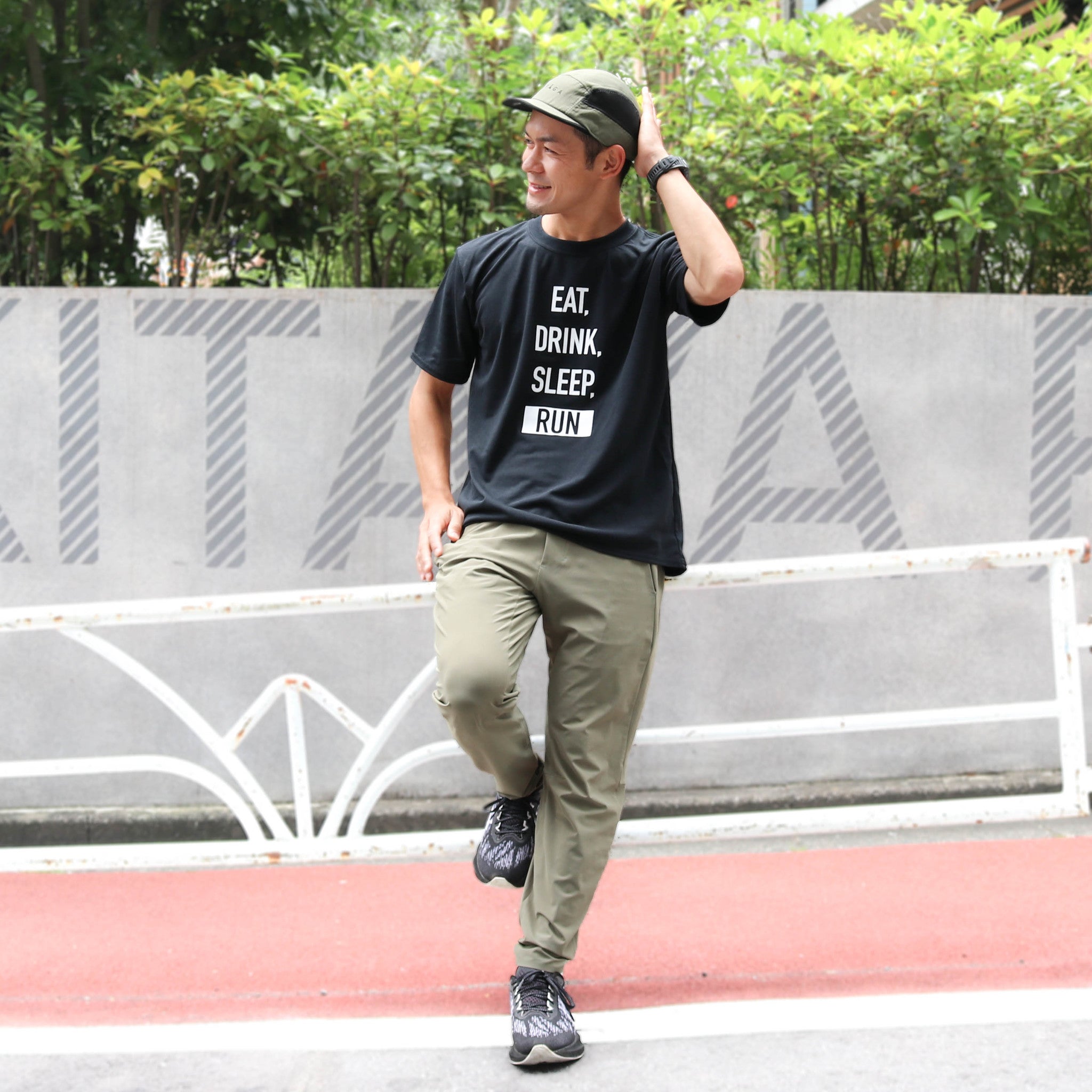 EAT DRINK SLEEP RUN / STREET Tee Vertical Mono (Black)
