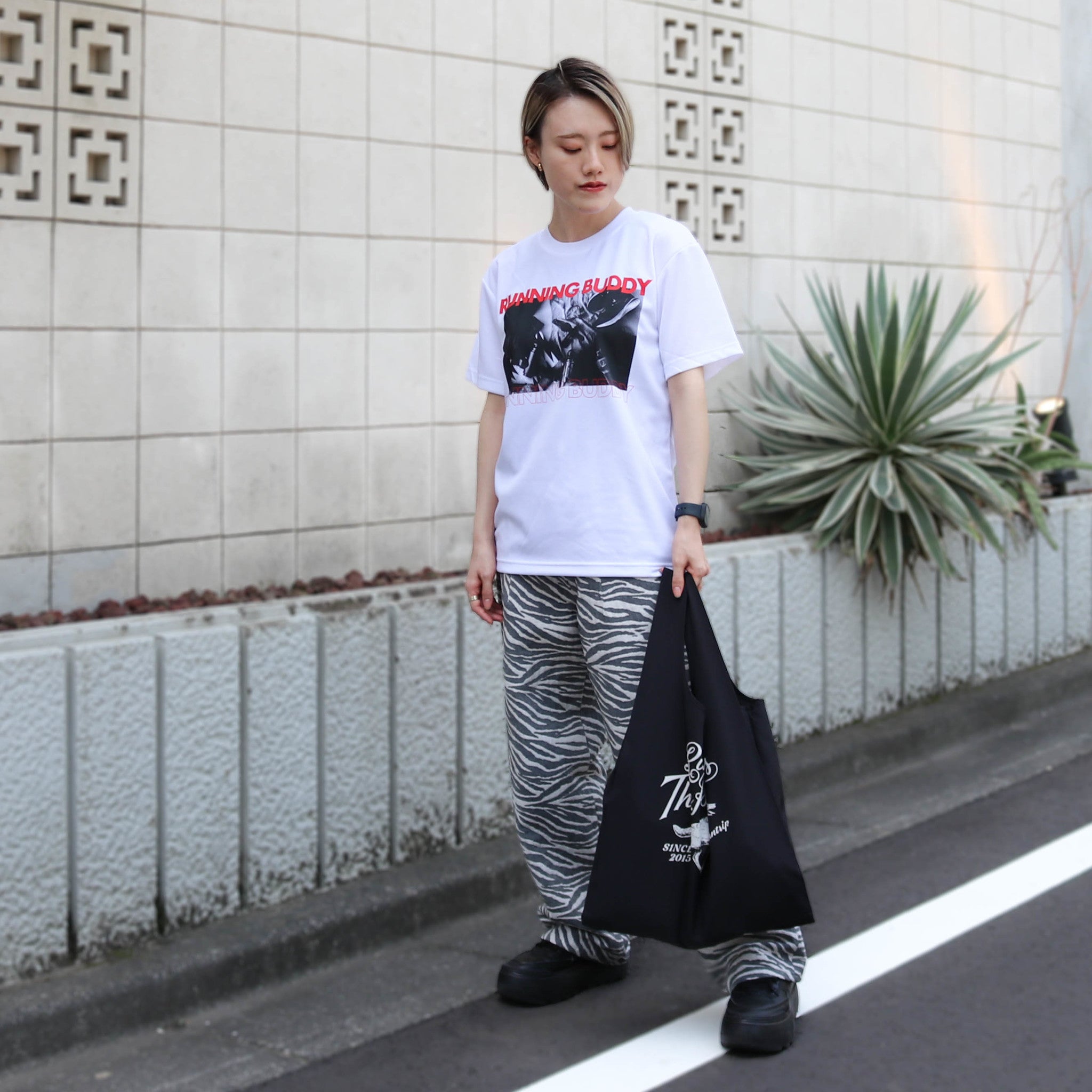 Run Into The Rhythms Shopping Bag (Black) 