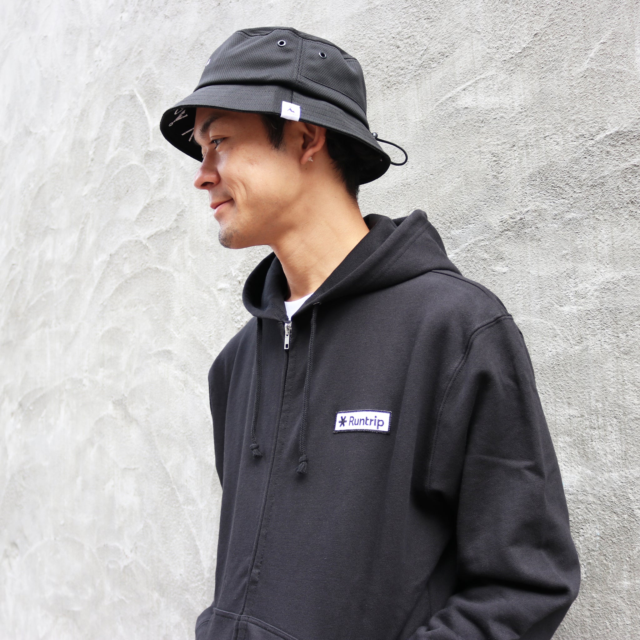 Runtrip Logo Patch Full Zip Hoodie (Black) 