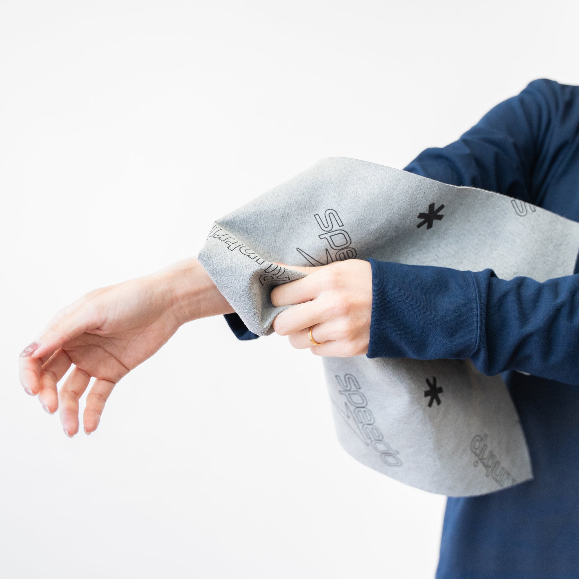 Runtrip × Speedo マイクロセームタオル L