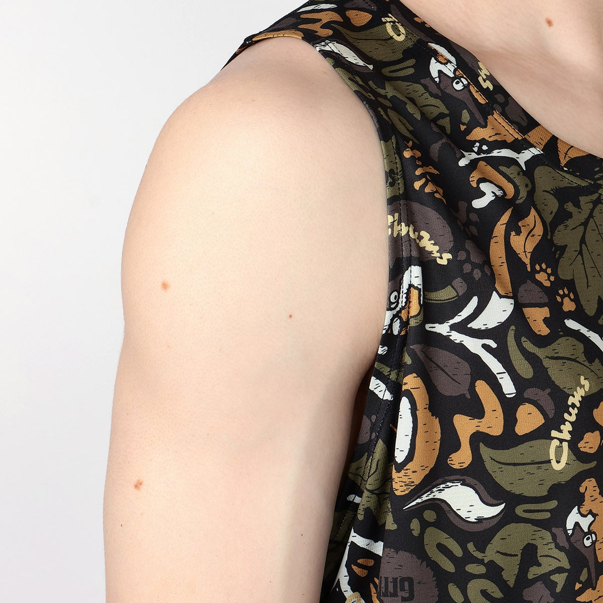 CHUMS Running Patterned Sleeveless Shirt