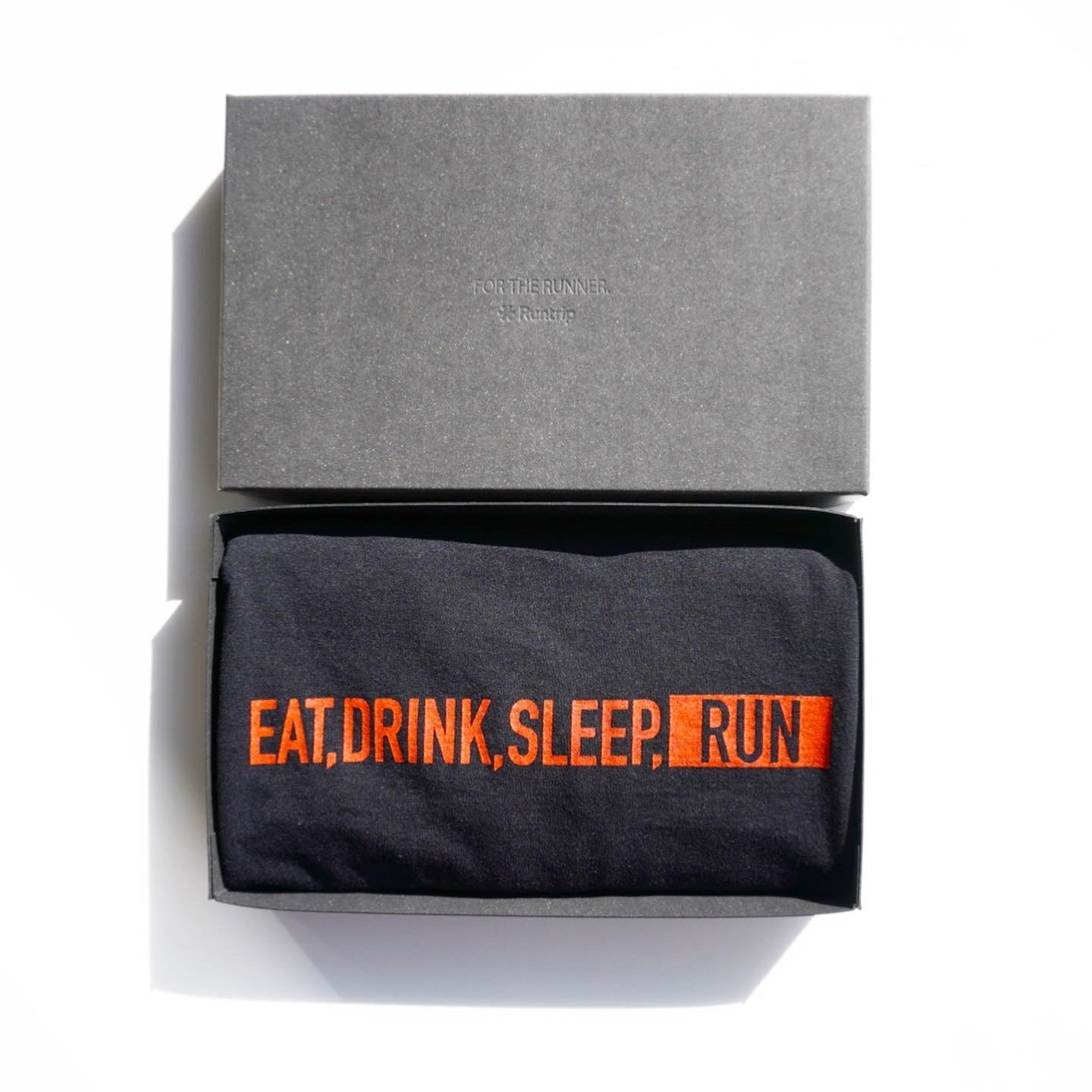 【GIFT BOX】EAT DRINK SLEEP RUN / STREET Tee (Black)