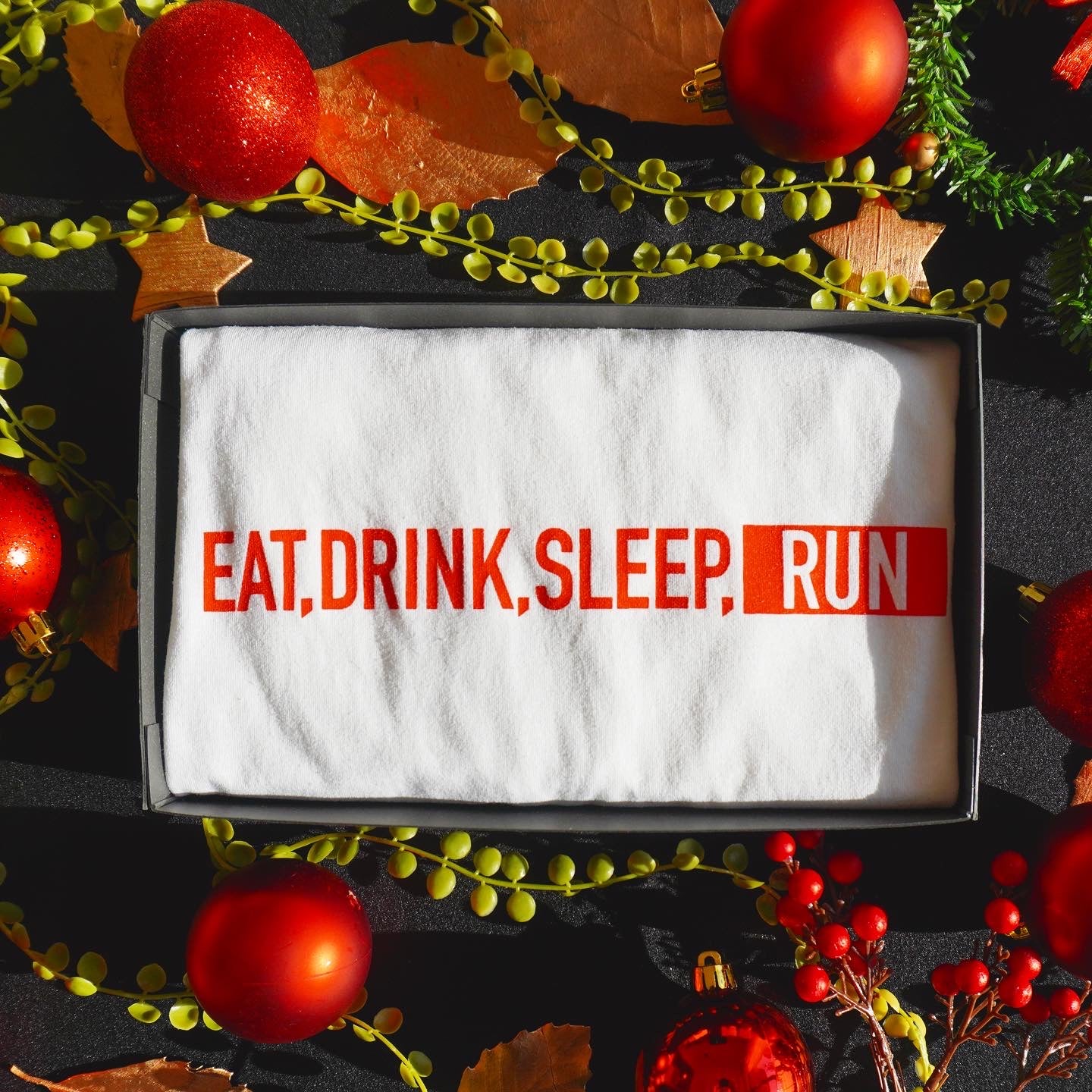 [GIFT BOX] EAT DRINK SLEEP RUN / STREET Tee (White) 