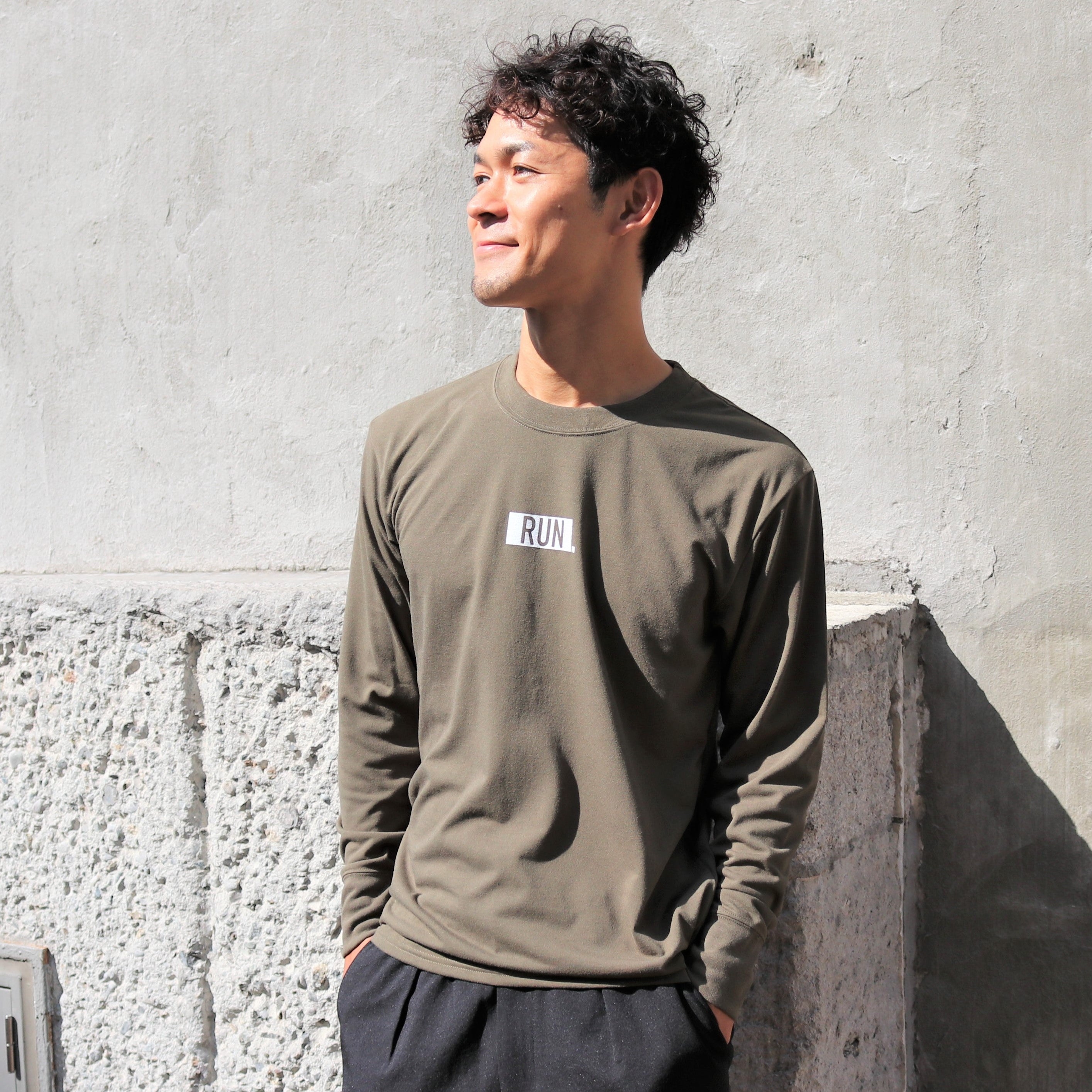 EAT DRINK SLEEP RUN / “STREET” RUN.  Long-sleeve Tee (Khaki)