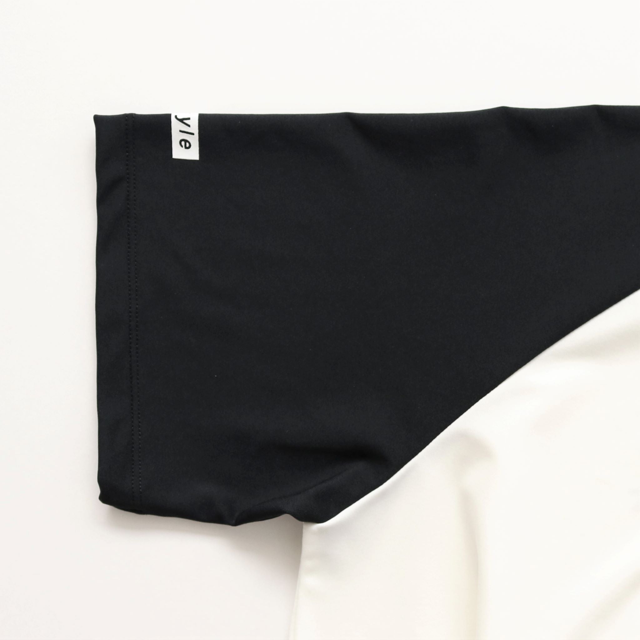 Style | Raglan sleeve TRAIL MOUNTAIN Tee  (White/Black)