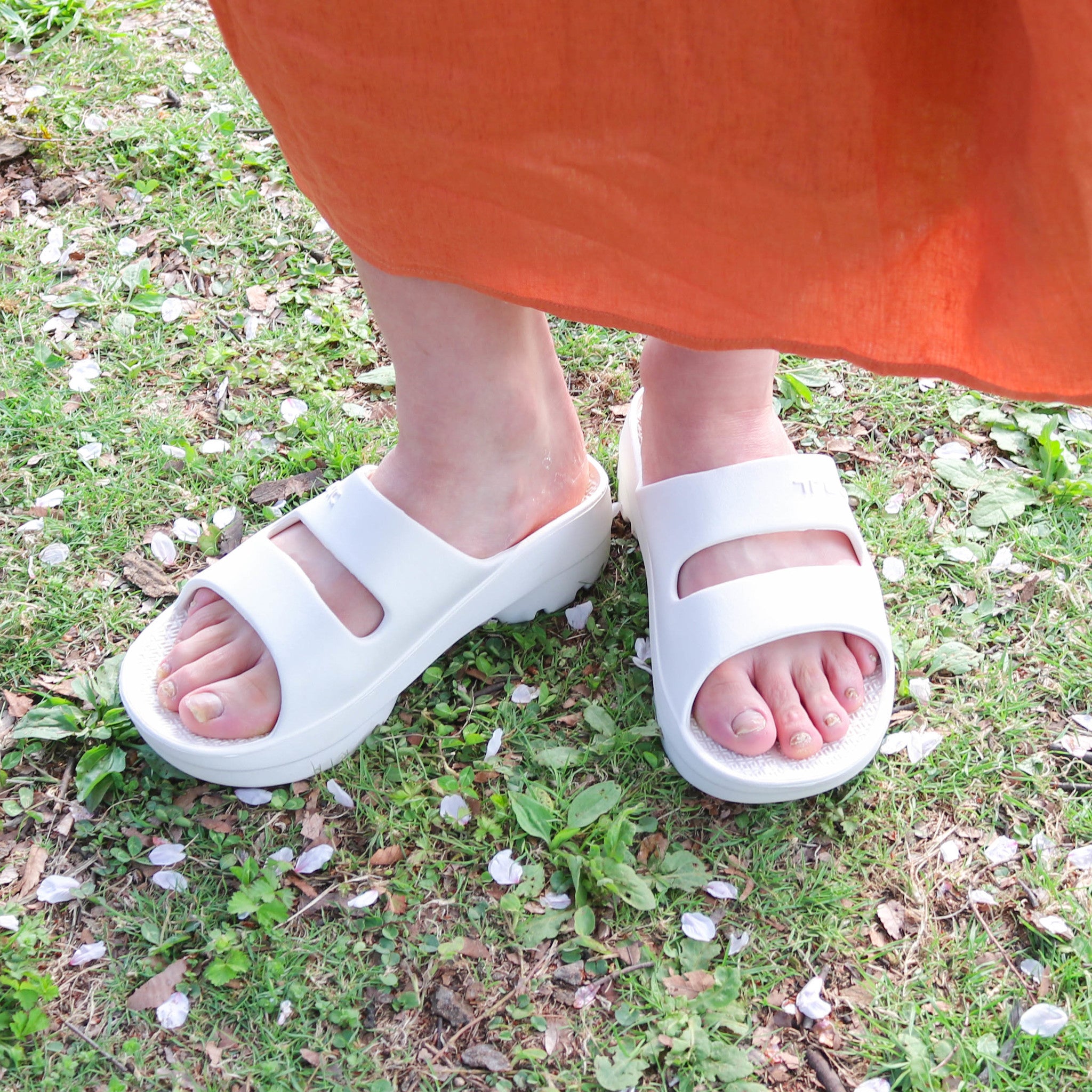 TELIC Recovery Sandals W-STRAP (Ivory)