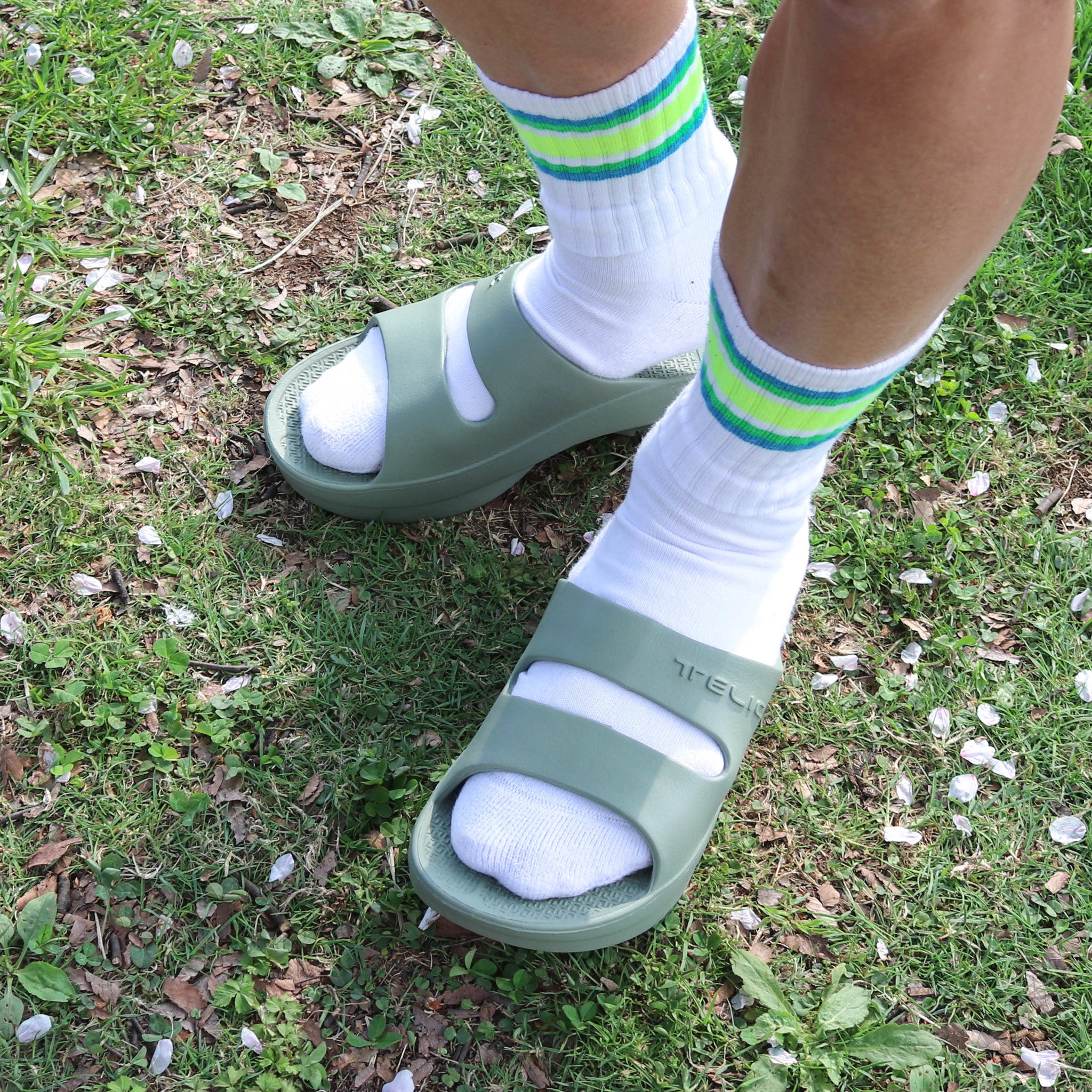 TELIC Recovery Sandals W-STRAP (Pistachio Green)