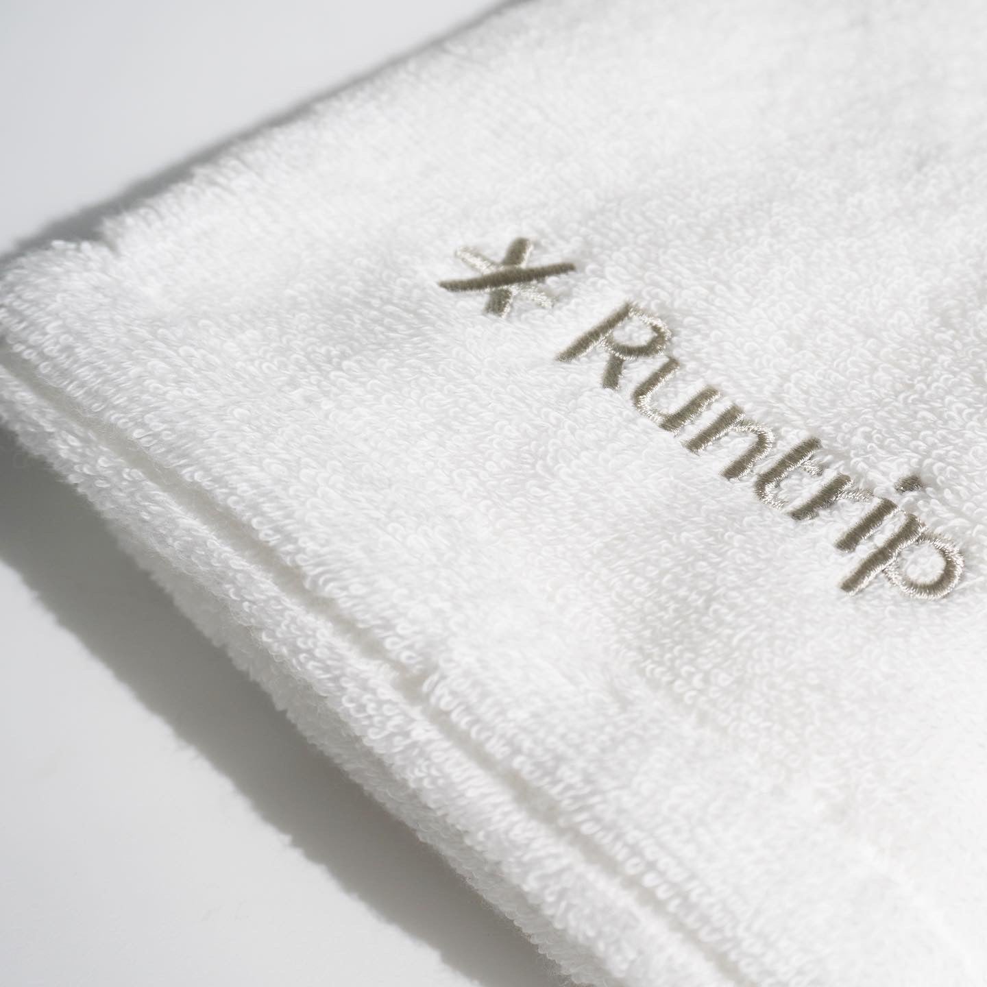 Runtrip Original Face Towel (White)